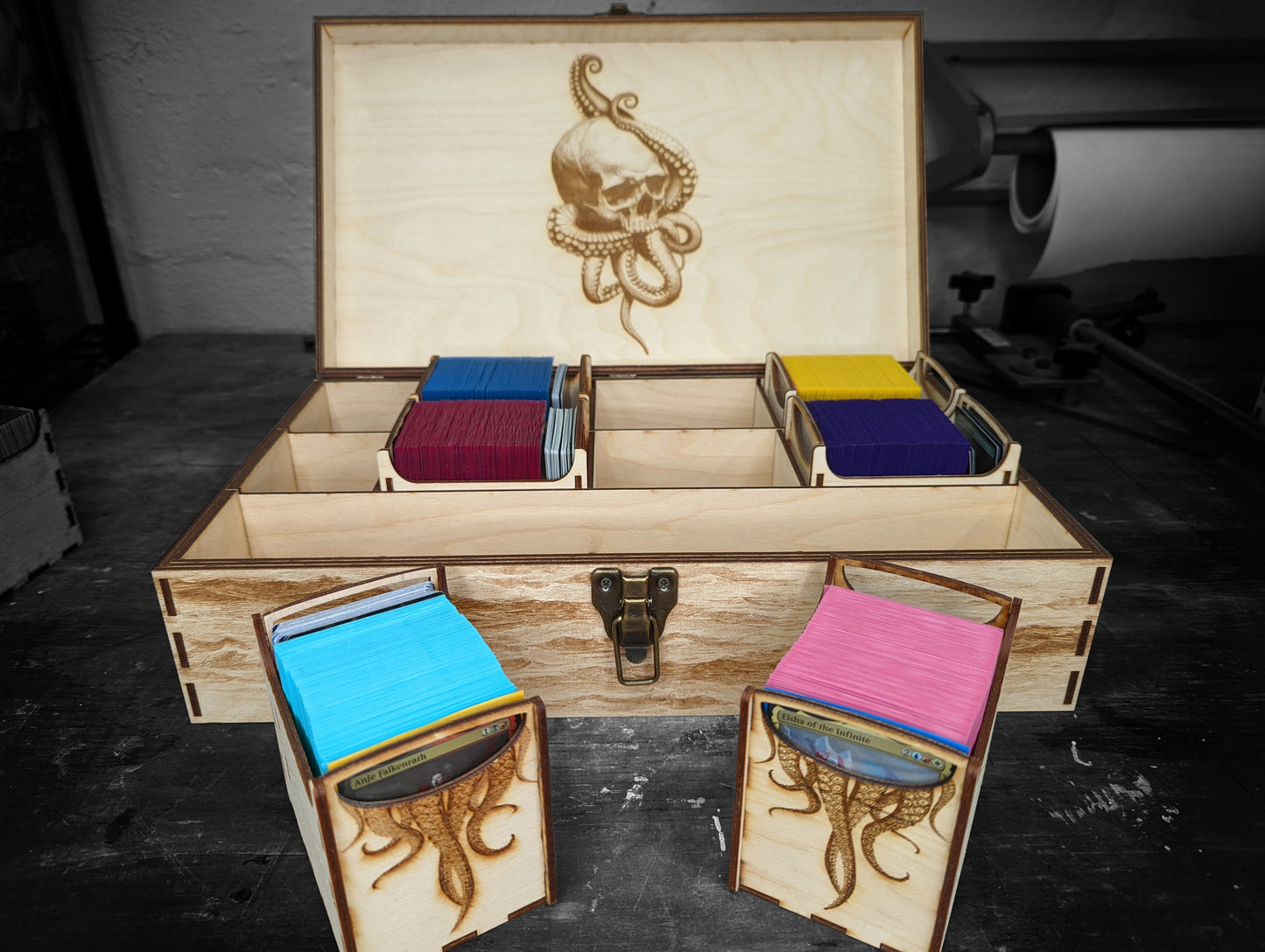 Ultimate Commander Six Deck Box - Kraken Theme!