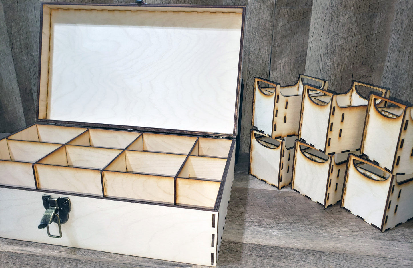 Ultimate Commander Six Deck Box - Au Naturale!