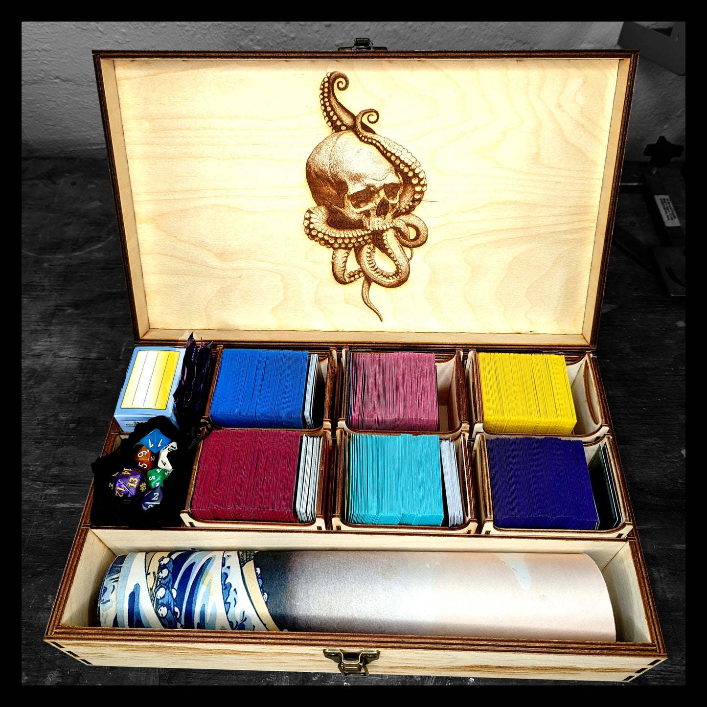 Ultimate Commander Six Deck Box - Kraken Theme!