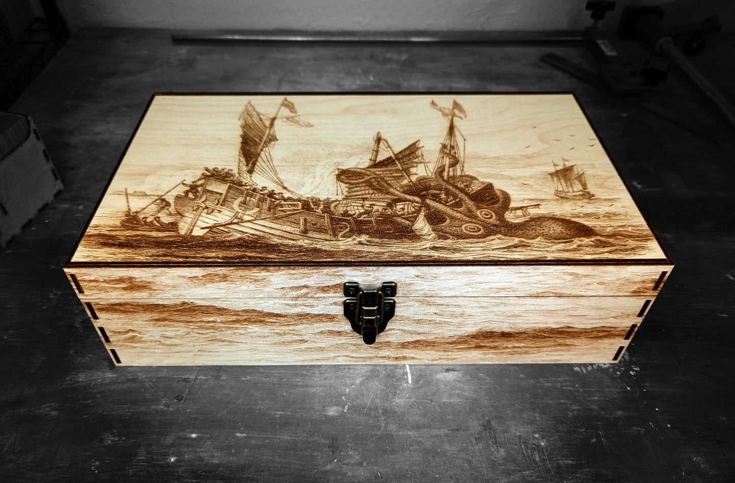 Ultimate Commander Six Deck Box - Kraken Theme!